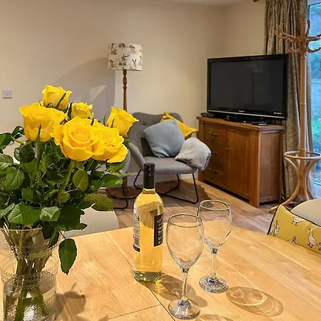 Delamere House- The Snug Holiday home Scagglethorpe