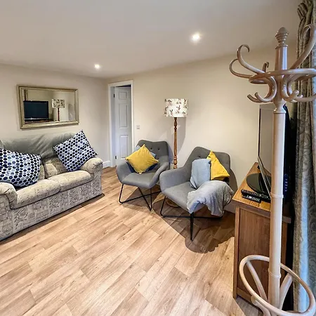 בית נופש Delamere House- The Snug